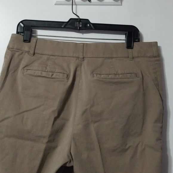 2 pair Croft & Barrow. Size 10. - Picture 4 of 5
